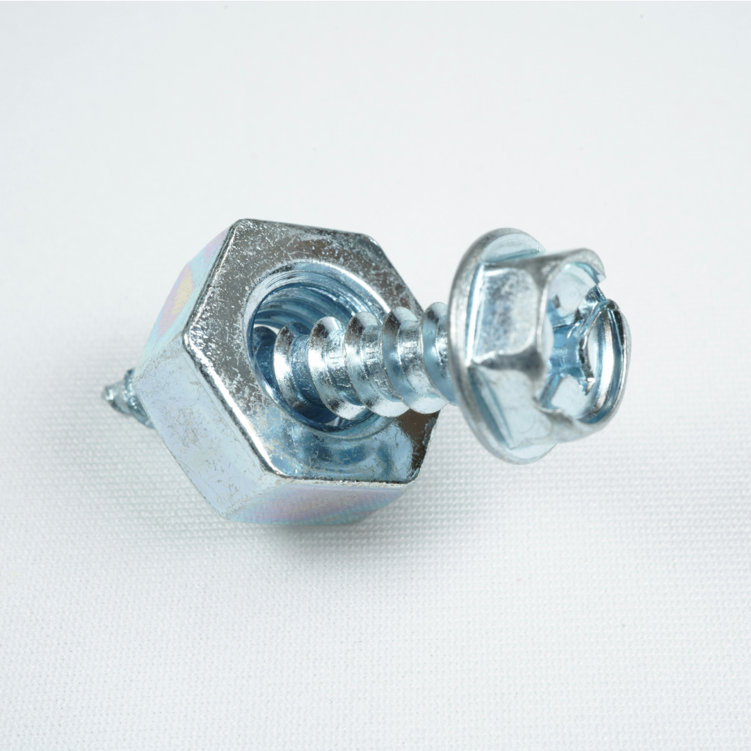 rivetti-pieni-semiforati